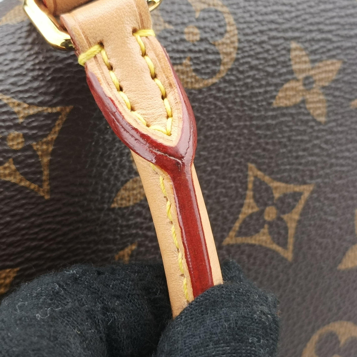 Vintage Louis Vuitton MARIGNAN Brown × Coquelicot Monogram Canvas×calf leather M44286 shoulderbag | stylenewstar