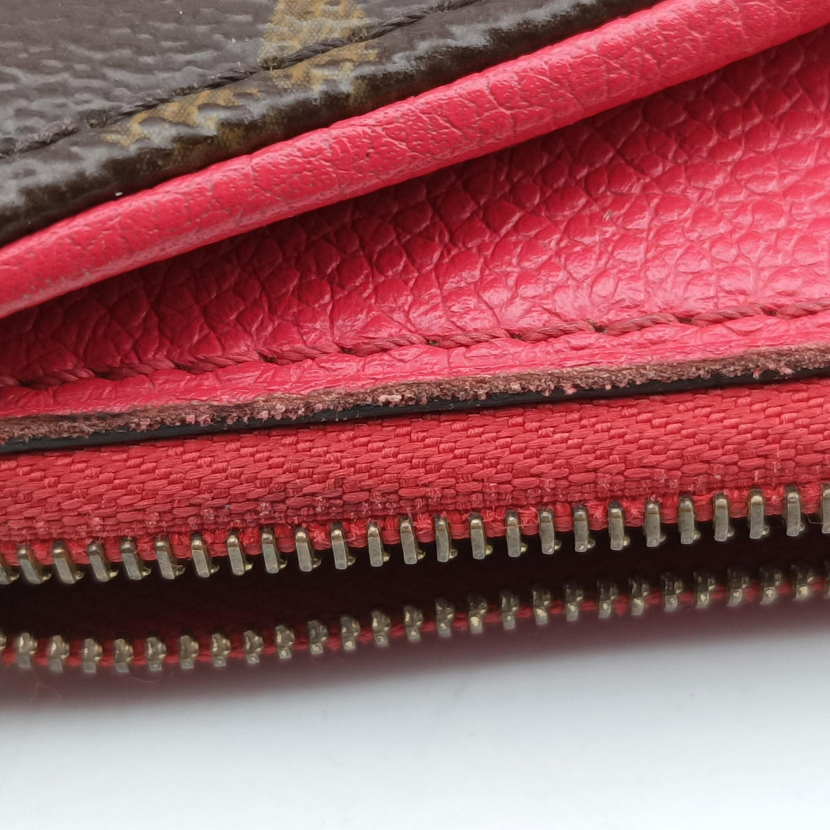 Pre-owned Louis Vuitton Pallas Clutch Brown x Cerise Monogram canvas M41638 shoulderbag | stylenewstar