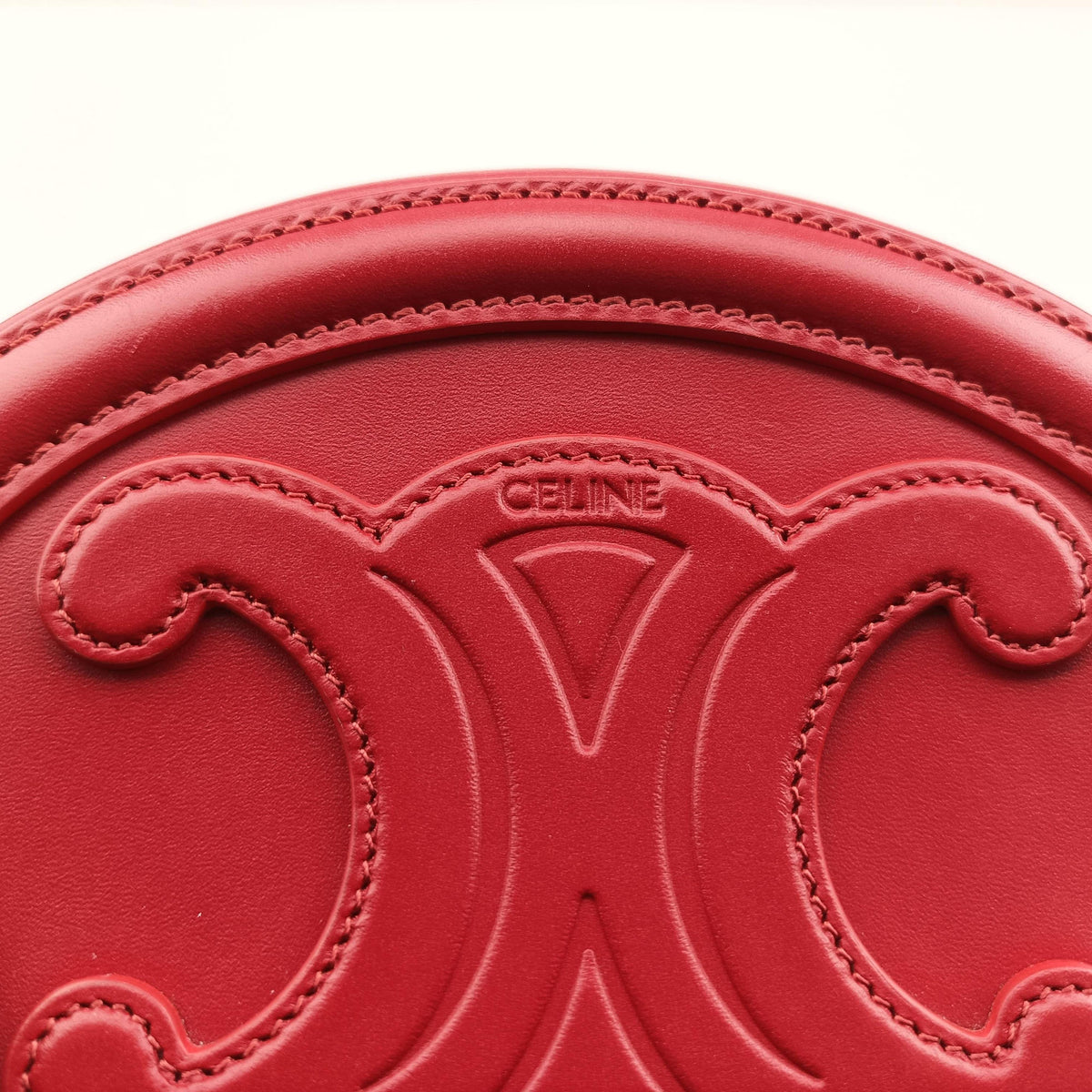 Pre-owned Celine Oval Purse Cuir Triomphe Red Leather  crossbodybag | stylenewstar