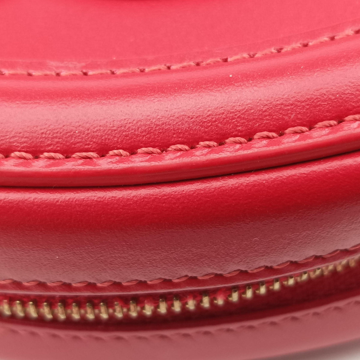 Pre-owned Celine Oval Purse Cuir Triomphe Red Leather  crossbodybag | stylenewstar
