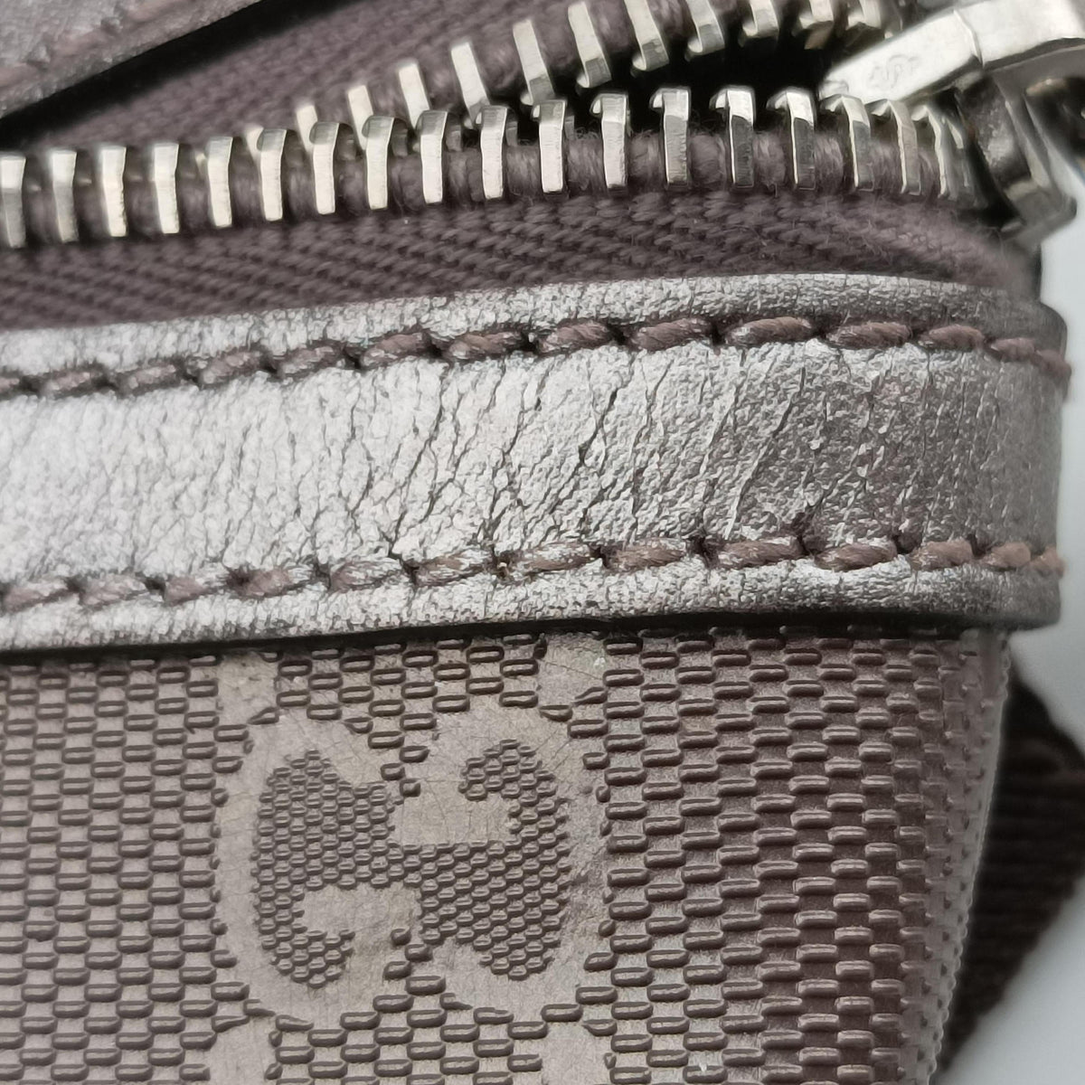 Secondhand Gucci GG Imprime Golden PVC-coated canvas 233269 bum bag/waist bag | stylenewstar