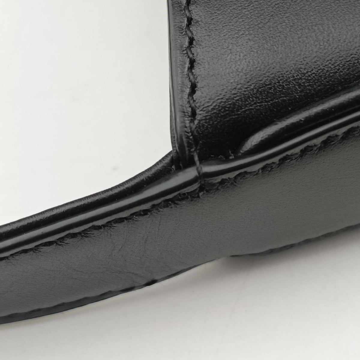 Vintage Yves Saint Laurent LE 5 a 7 Hobo Black Leather 710318 handbag | stylenewstar