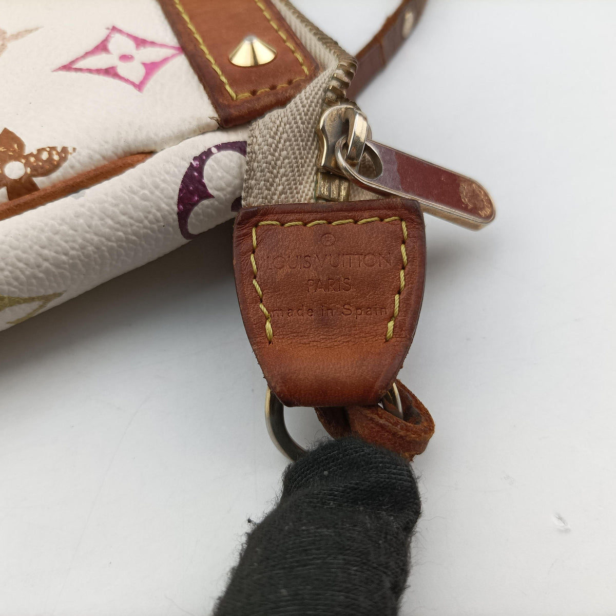 Vintage Louis Vuitton Pochette Accessoires white Monogram Multicolor M92649 shoulderbag | stylenewstar