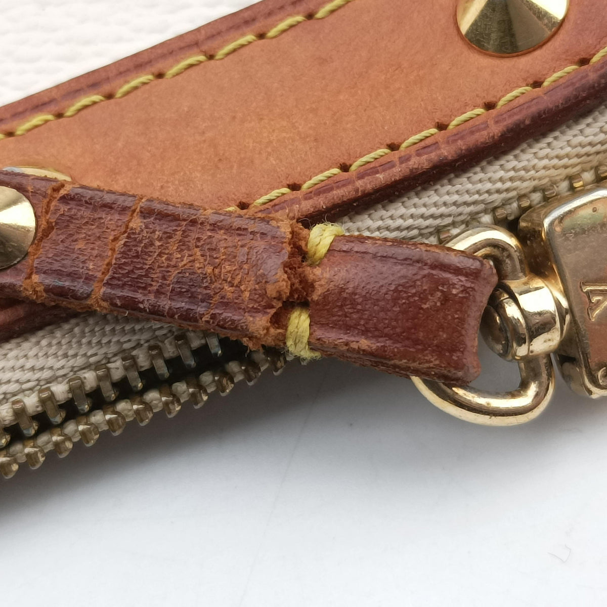 Vintage Louis Vuitton Pochette Accessoires white Monogram Multicolor M92649 shoulderbag | stylenewstar