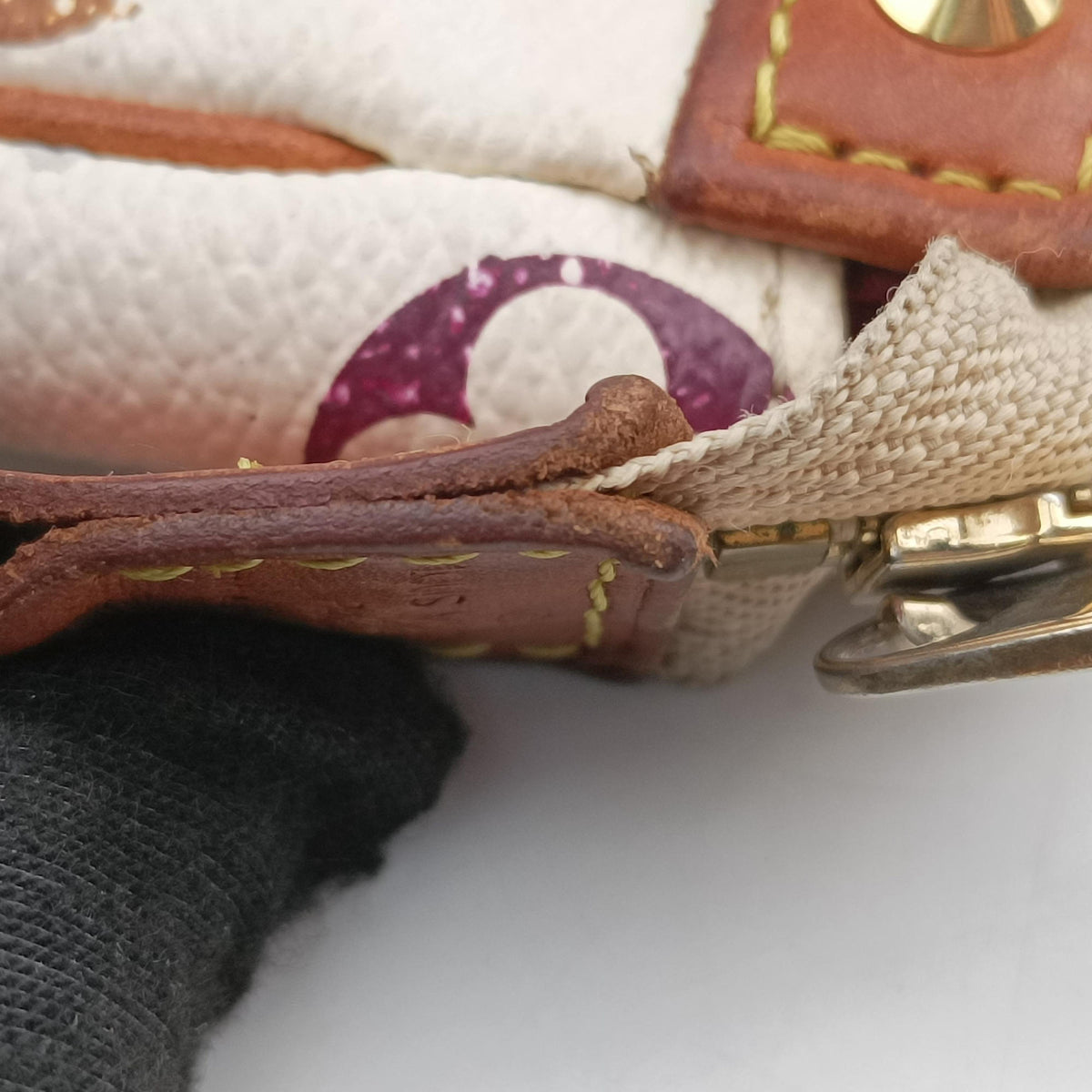 Vintage Louis Vuitton Pochette Accessoires white Monogram Multicolor M92649 shoulderbag | stylenewstar