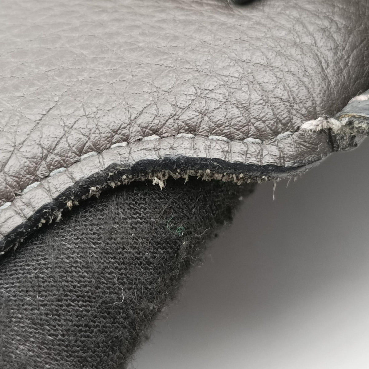 Pre-owned Hermes STEVE BESACE Grey Taurillon Clemence 055080CK shoulderbag | stylenewstar