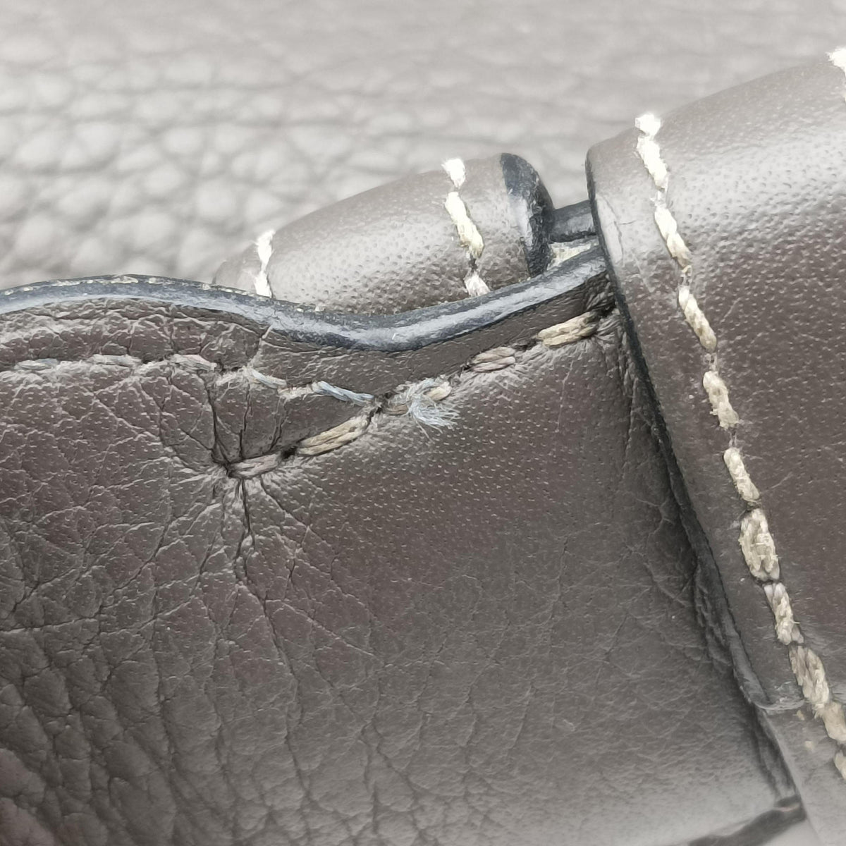 Secondhand Hermes STEVE BESACE Grey Taurillon Clemence 055080CK shoulderbag | stylenewstar