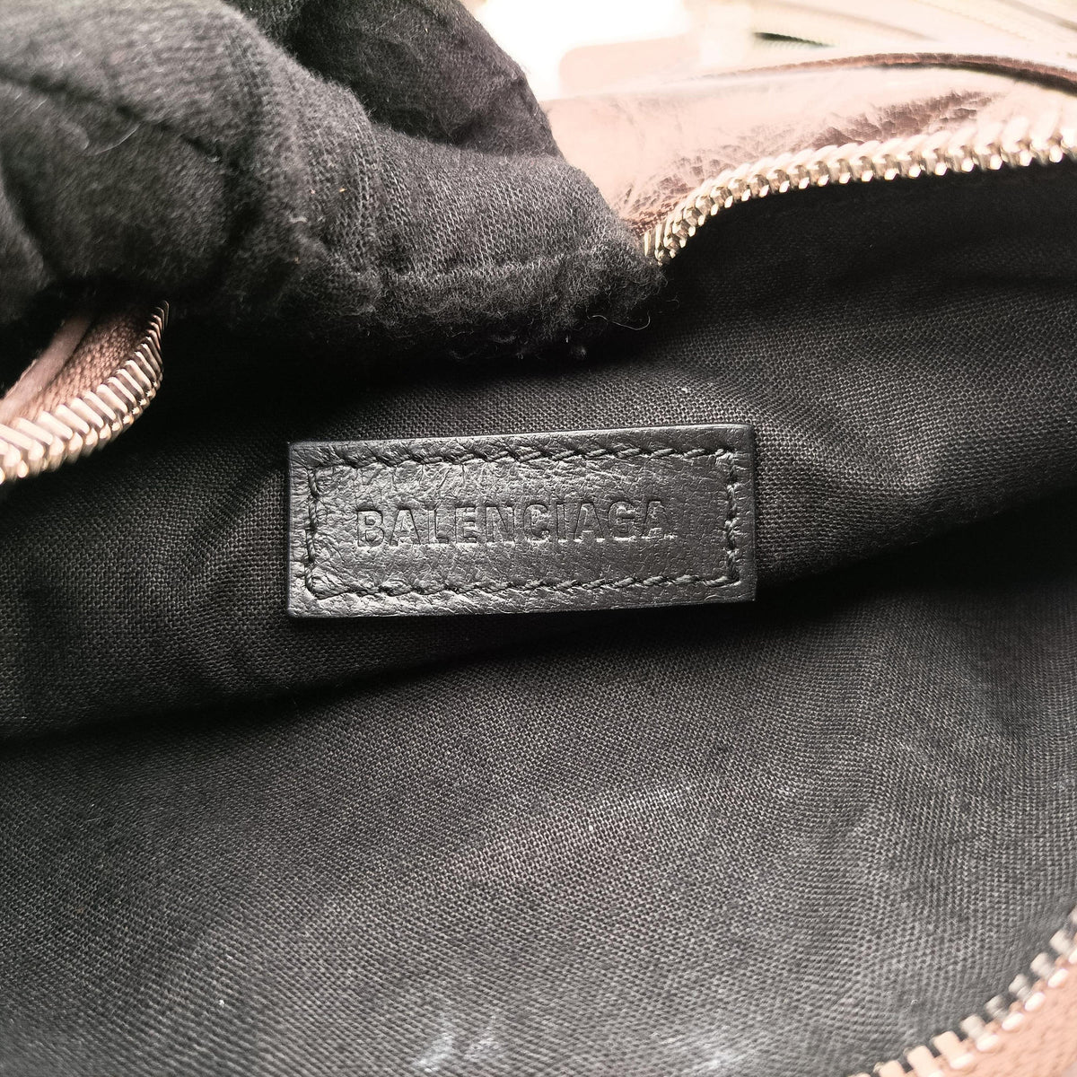 Vintage Balenciaga Le Cagole Silver lambskin  shoulderbag | stylenewstar