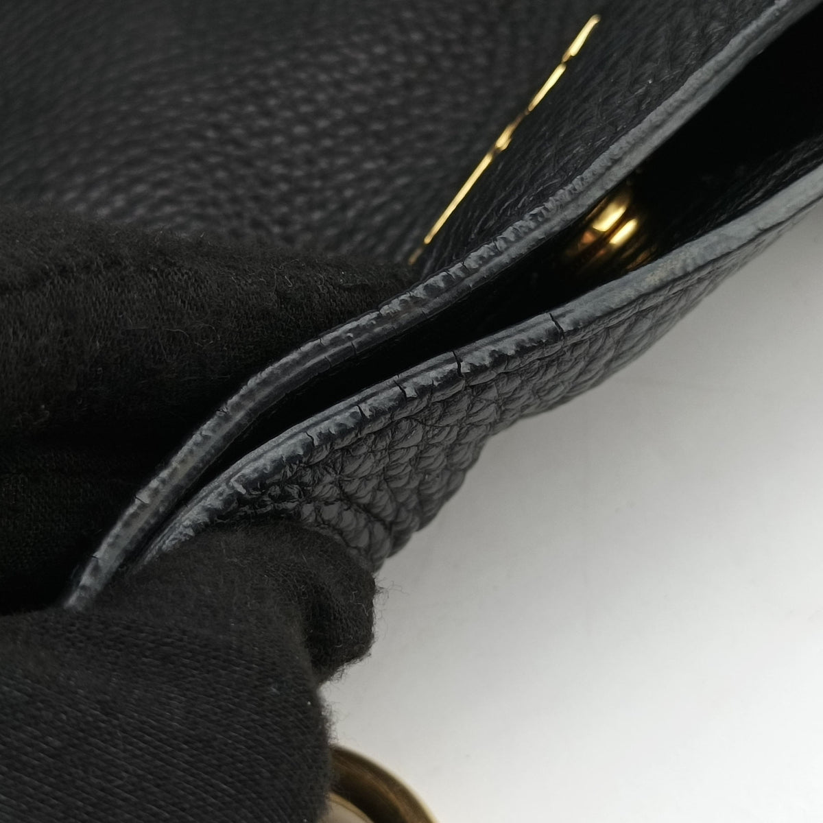 Secondhand Prada Vitello Daino Zippy Shopping Black leather BR4372 handbag | stylenewstar