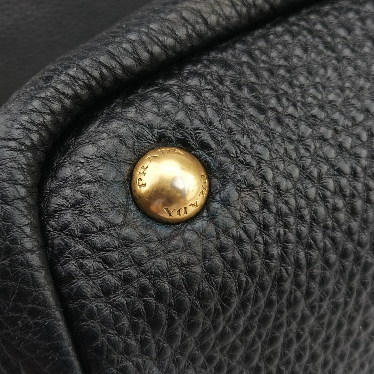 Secondhand Prada Vitello Daino Zippy Shopping Black leather BR4372 handbag | stylenewstar