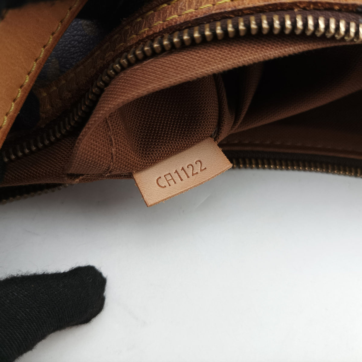 Vintage Louis Vuitton Odeon PM Brown Monogram Canvas M56390 shoulderbag | stylenewstar