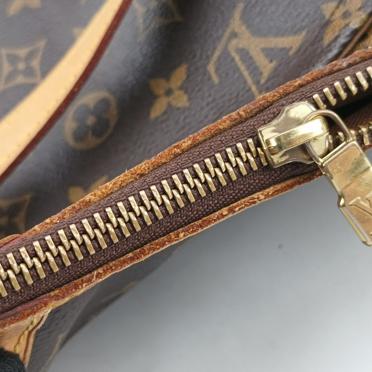 Vintage Louis Vuitton Odeon PM Brown Monogram Canvas M56390 shoulderbag | stylenewstar