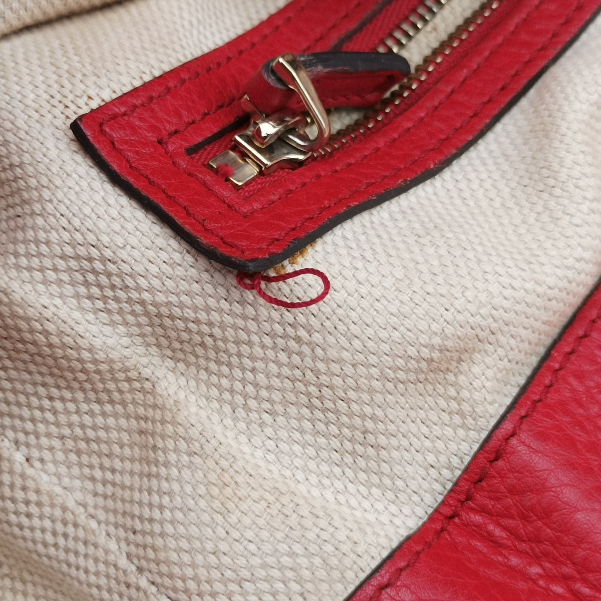 Pre-owned Gucci Soho Red Leather 282309 handbag | stylenewstar