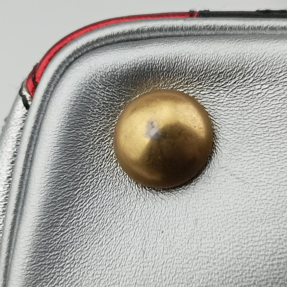 Pre-owned Yves Saint Laurent Emmanuelle Bucket Silver×Multicolour Leather 357603 shoulderbag | stylenewstar
