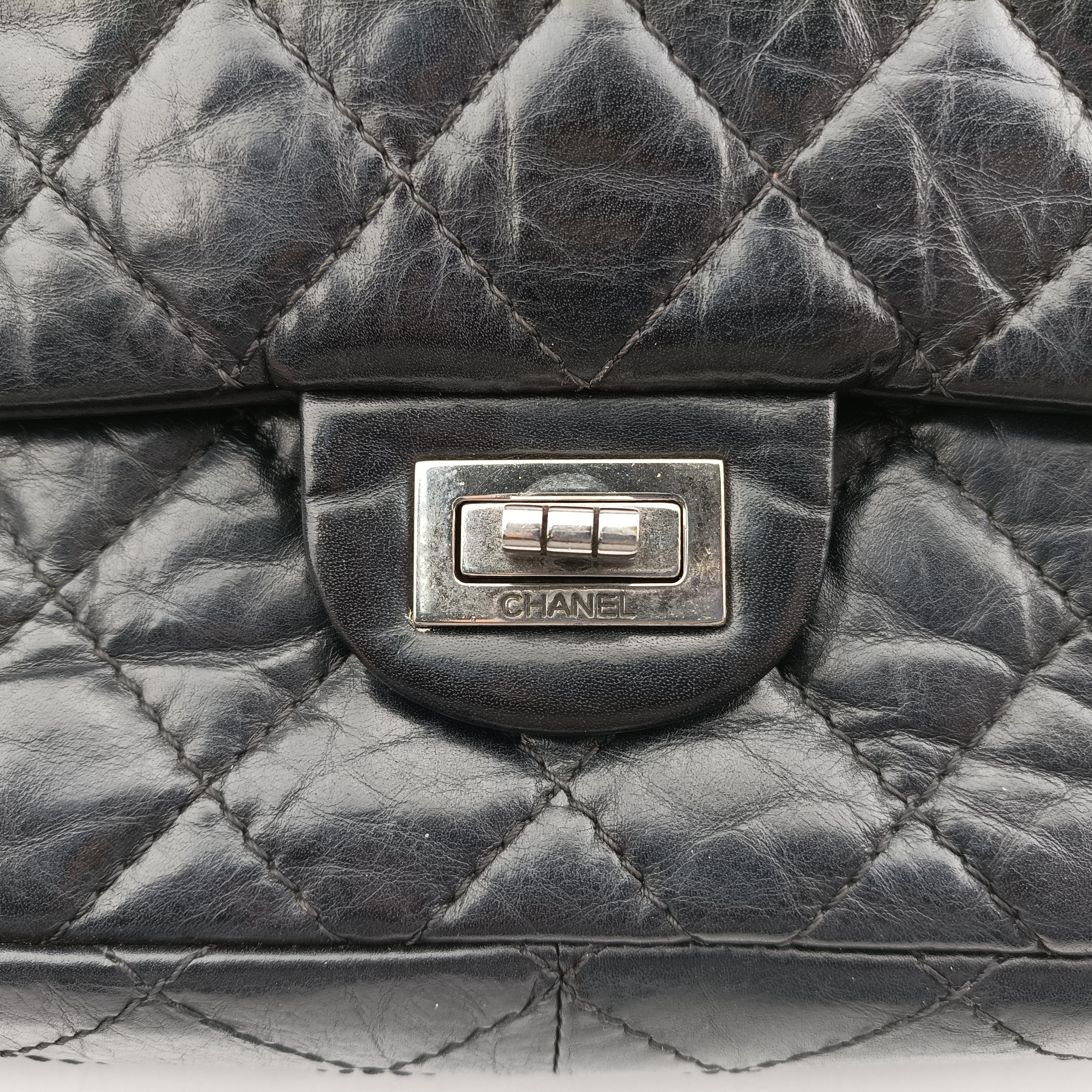 Pre-owned Chanel 2.55 Matelasse Black Lambskin  shoulderbag | stylenewstar