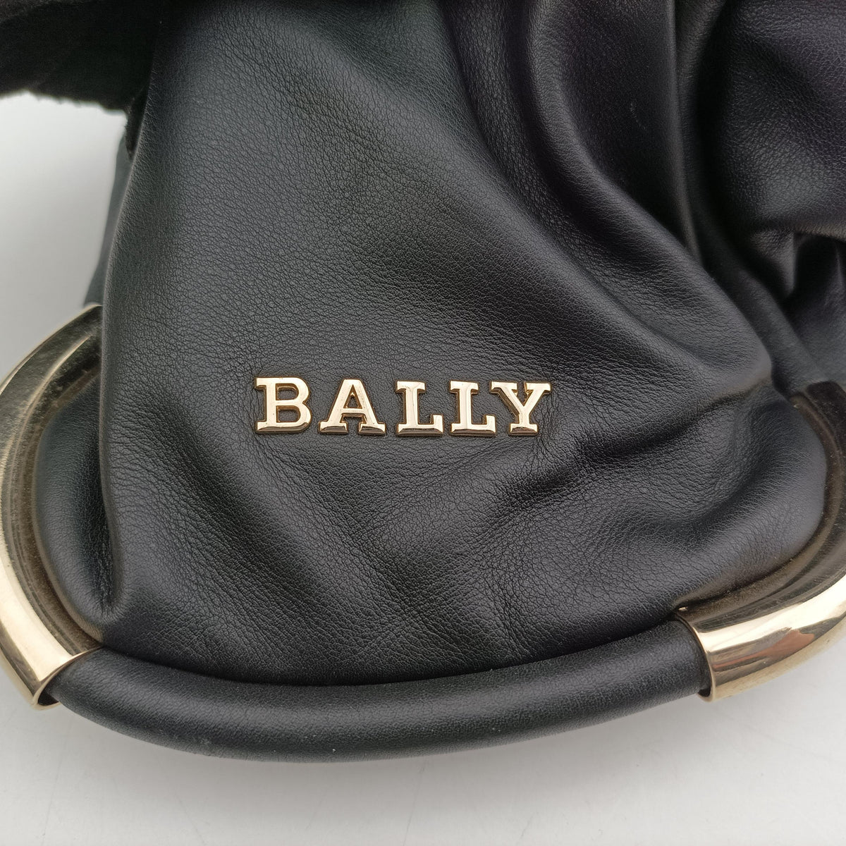 Pre-owned Bally Mewah Black Leather  shoulderbag | stylenewstar