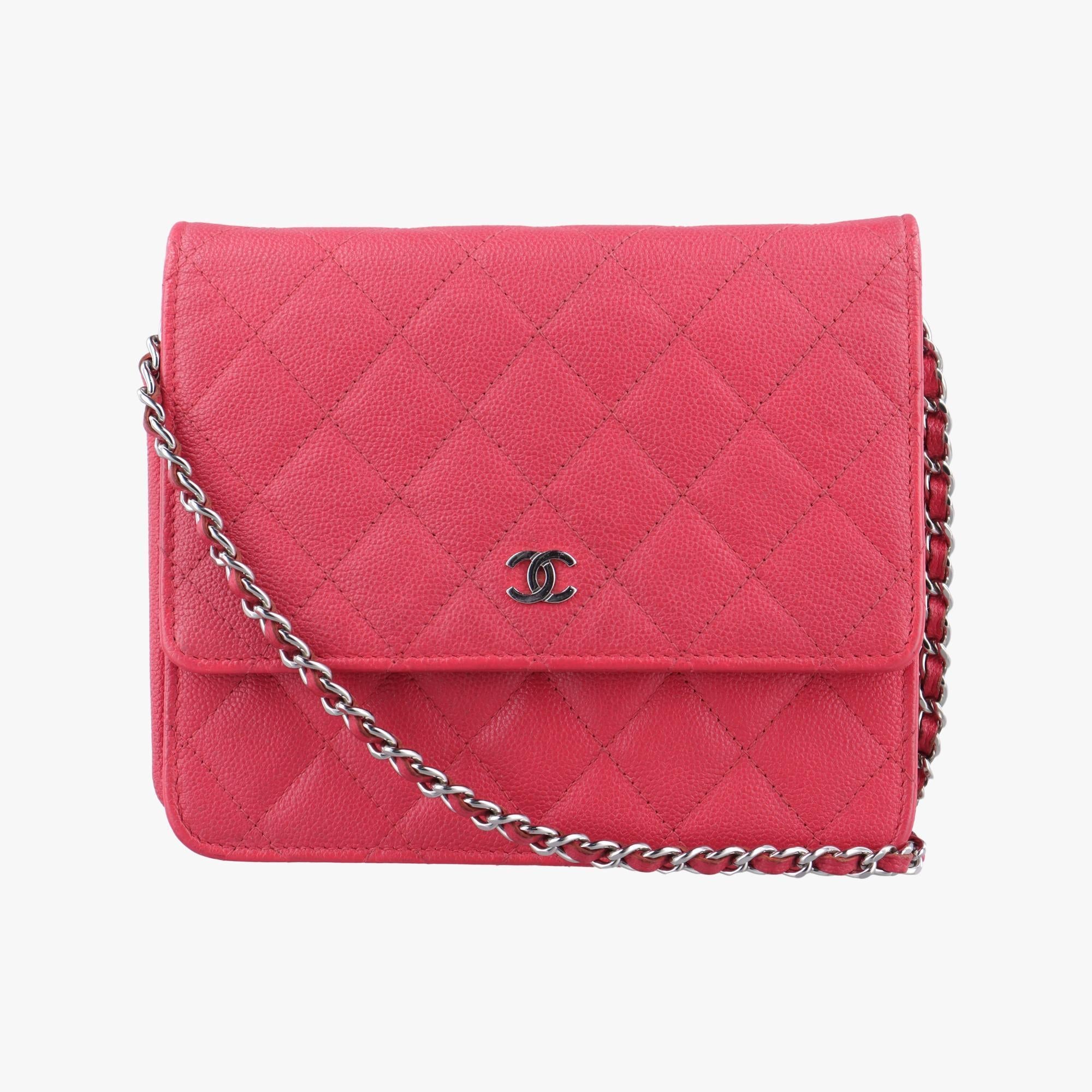Pre-owned Chanel Square Matelasse Red caviar skin A84310 shoulderbag | stylenewstar