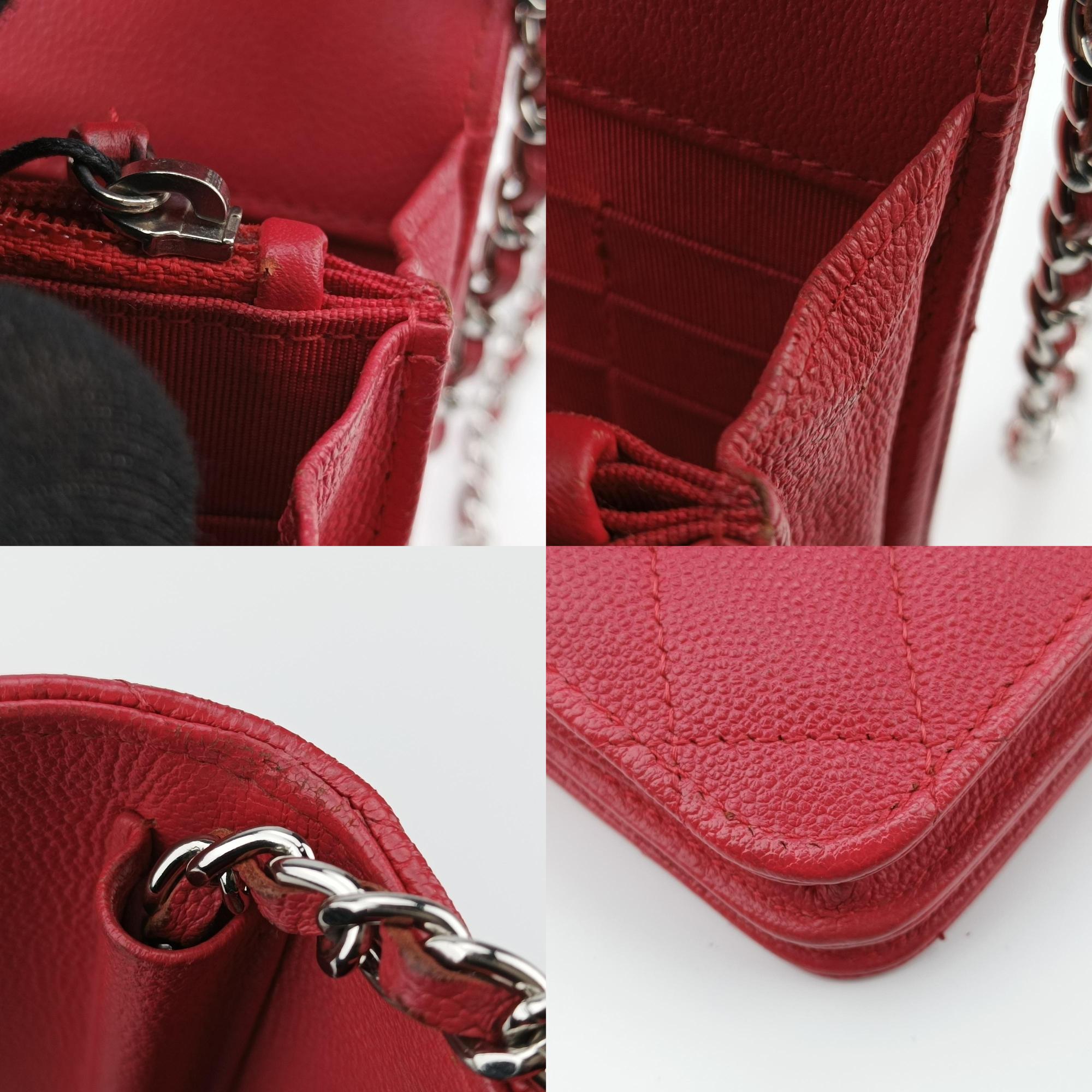 Pre-owned Chanel Square Matelasse Red caviar skin A84310 shoulderbag | stylenewstar