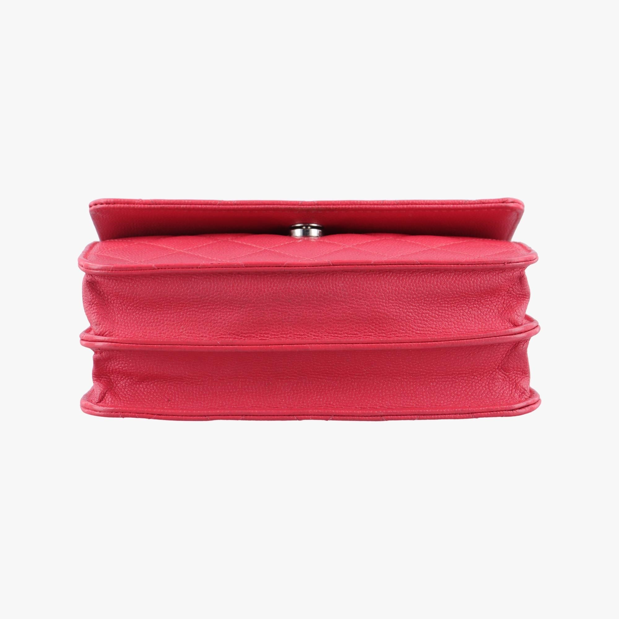 Pre-owned Chanel Square Matelasse Red caviar skin A84310 shoulderbag | stylenewstar