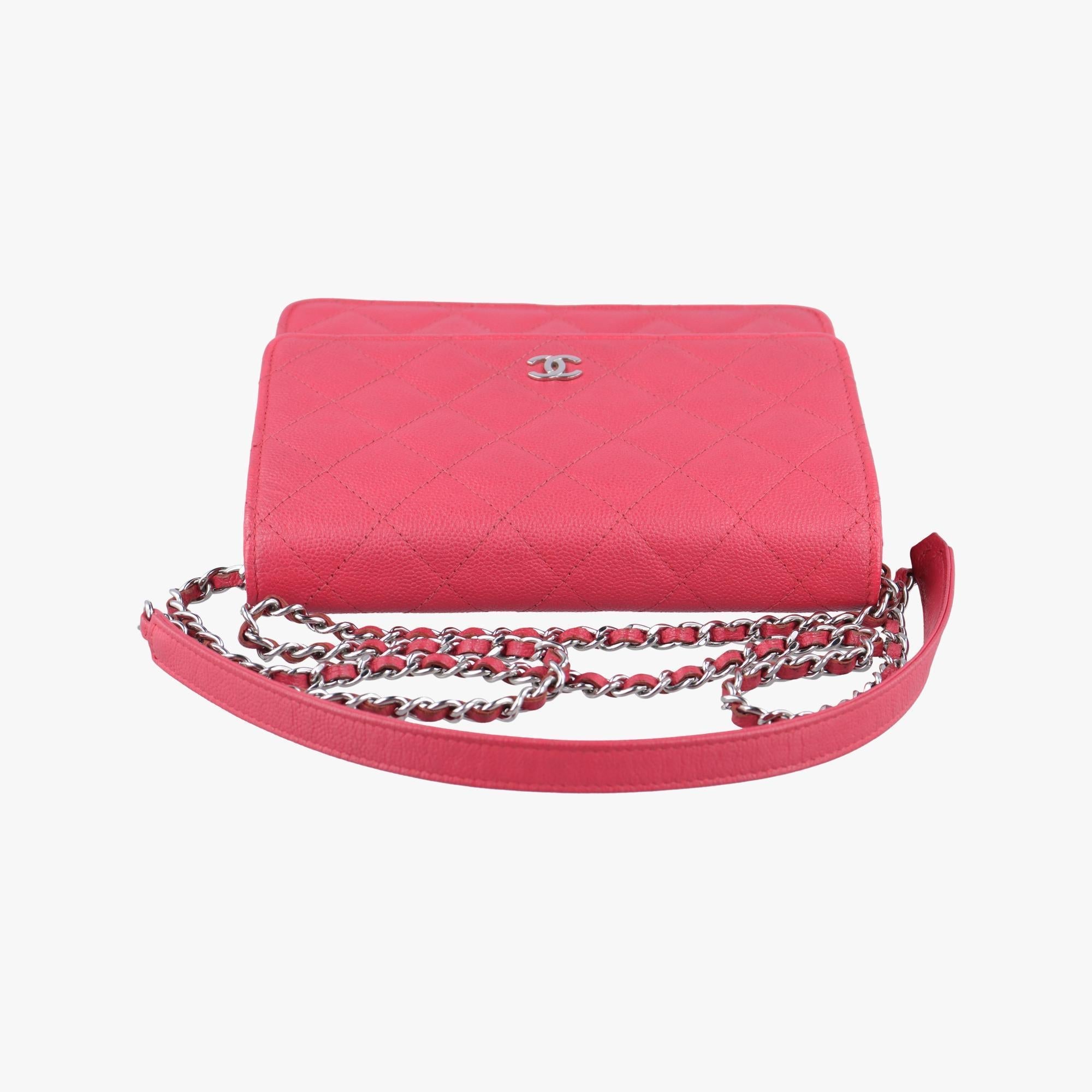 Pre-owned Chanel Square Matelasse Red caviar skin A84310 shoulderbag | stylenewstar