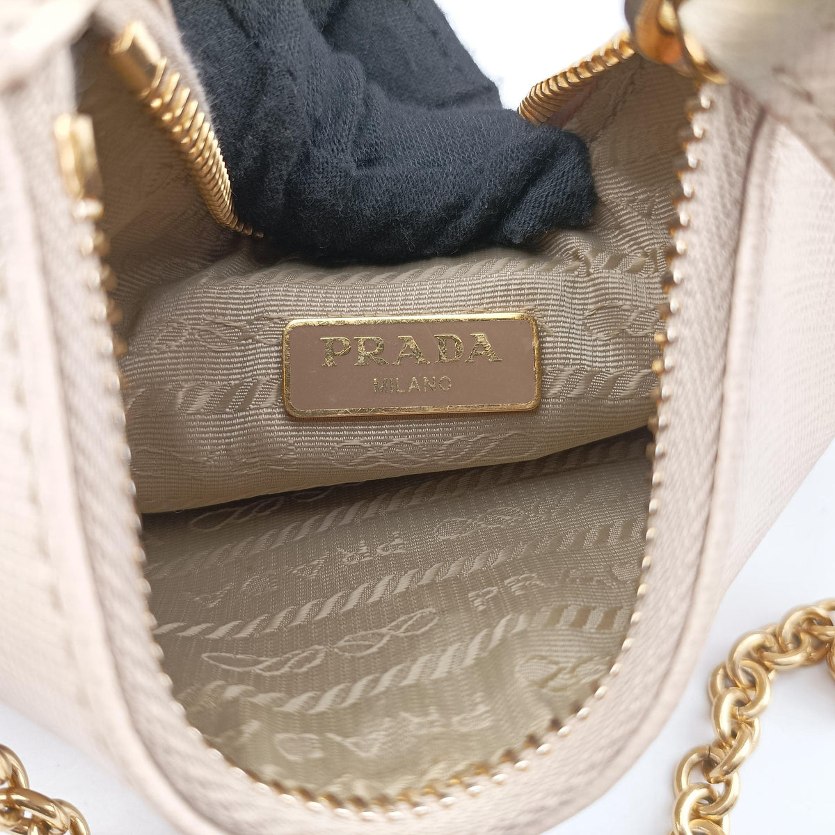 Secondhand Prada Re-Edition 2005 Beige SAFFIANO Leather 1BH204 shoulderbag | stylenewstar