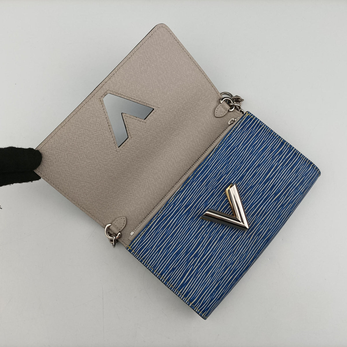 Pre-owned Louis Vuitton Portefeuille Twist Denim blue Epi M61036 shoulderbag | stylenewstar