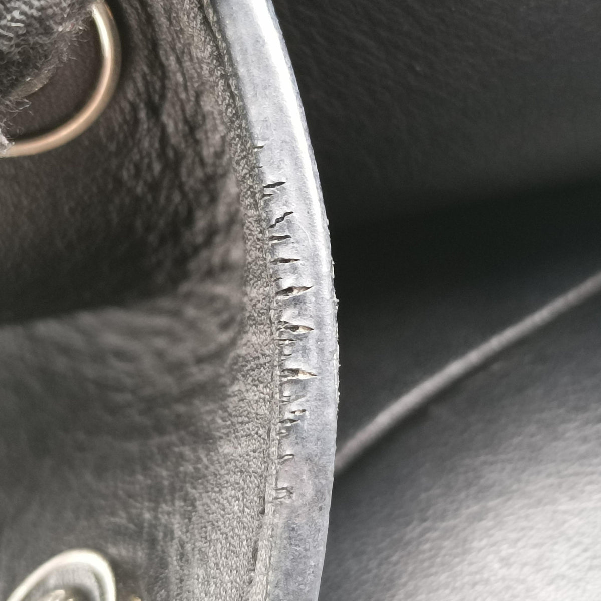 Secondhand Christian Dior Be Dior Black Leather  shoulderbag | stylenewstar