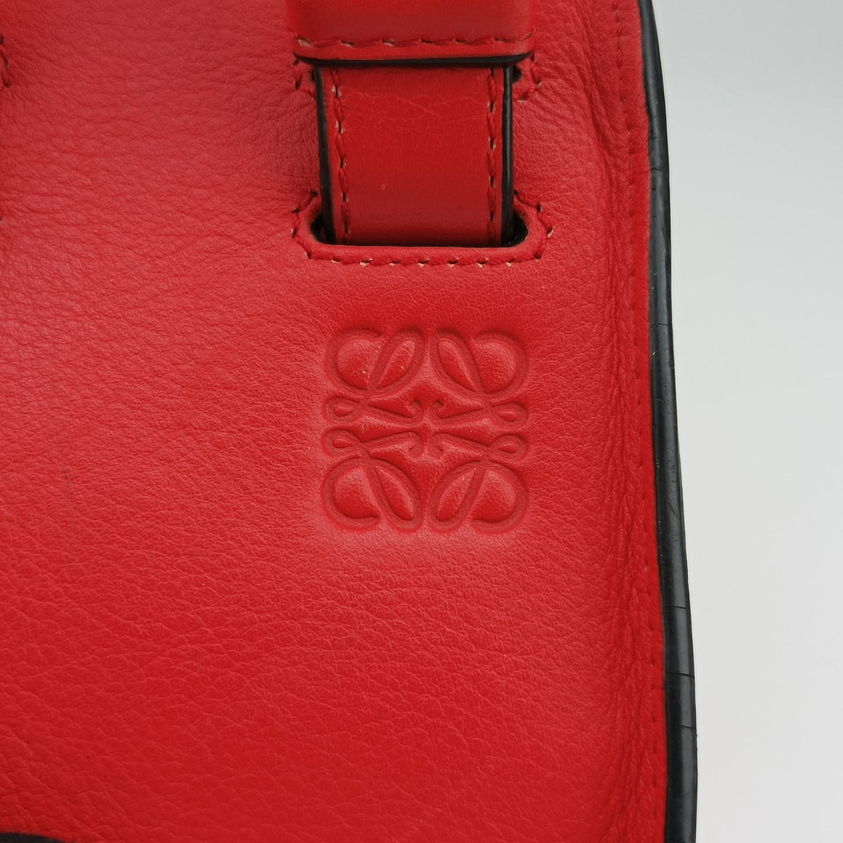 Pre-owned Loewe hammock Red leather  shoulderbag | stylenewstar