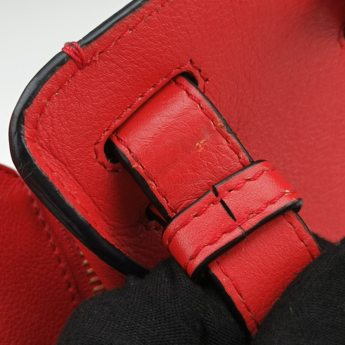 Pre-owned Loewe hammock Red leather  shoulderbag | stylenewstar