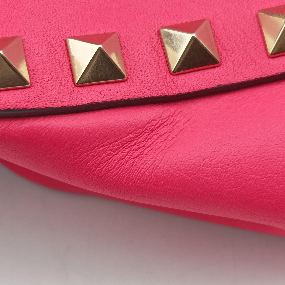 Pre-owned Valentino Rockstud Rose Leather  shoulderbag | stylenewstar