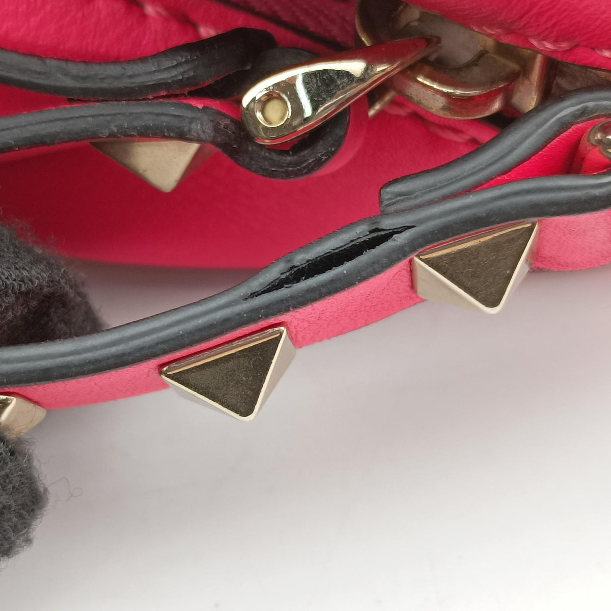 Pre-owned Valentino Rockstud Rose Leather  shoulderbag | stylenewstar