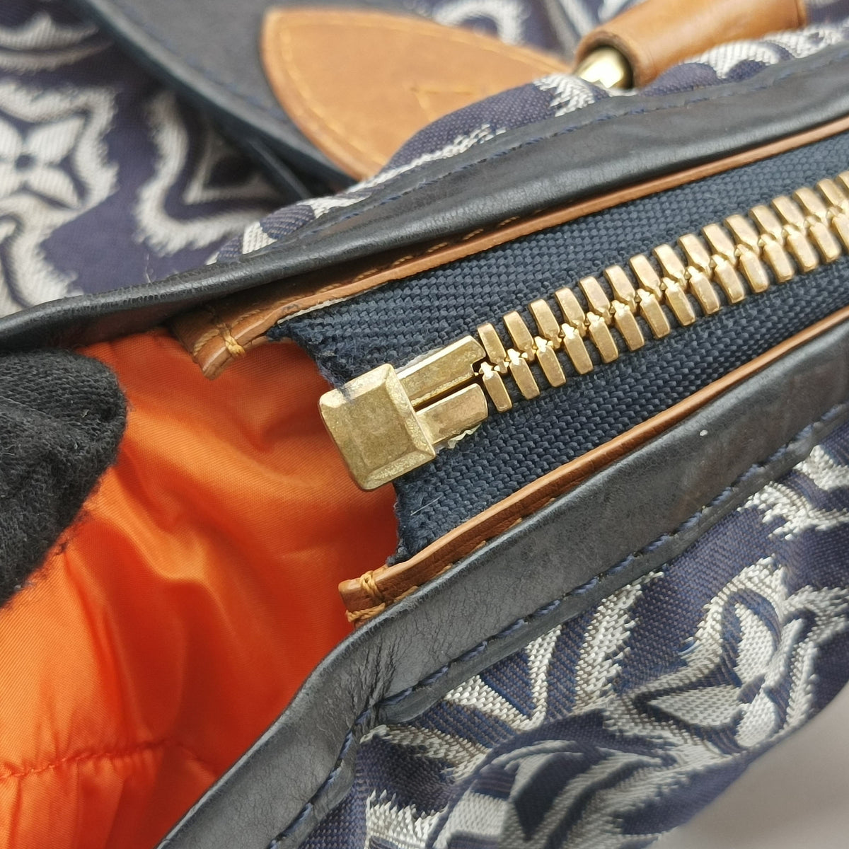 Pre-owned Louis Vuitton Aviator Marine×Navy Leather×Canvas M40383 shoulderbag | stylenewstar