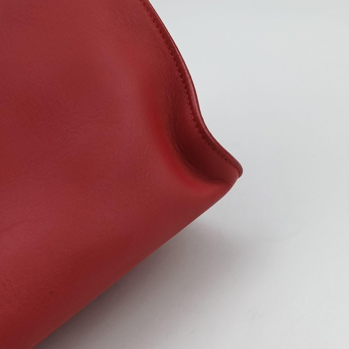 Pre-owned Yves Saint Laurent BABY CABAS Red Leather 394461 shoulderbag | stylenewstar