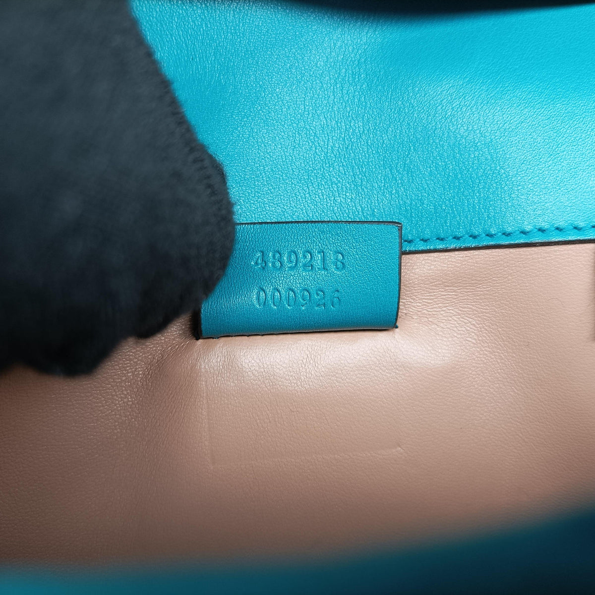 Pre-owned Gucci Broadway Blue velour 489218 shoulderbag | stylenewstar