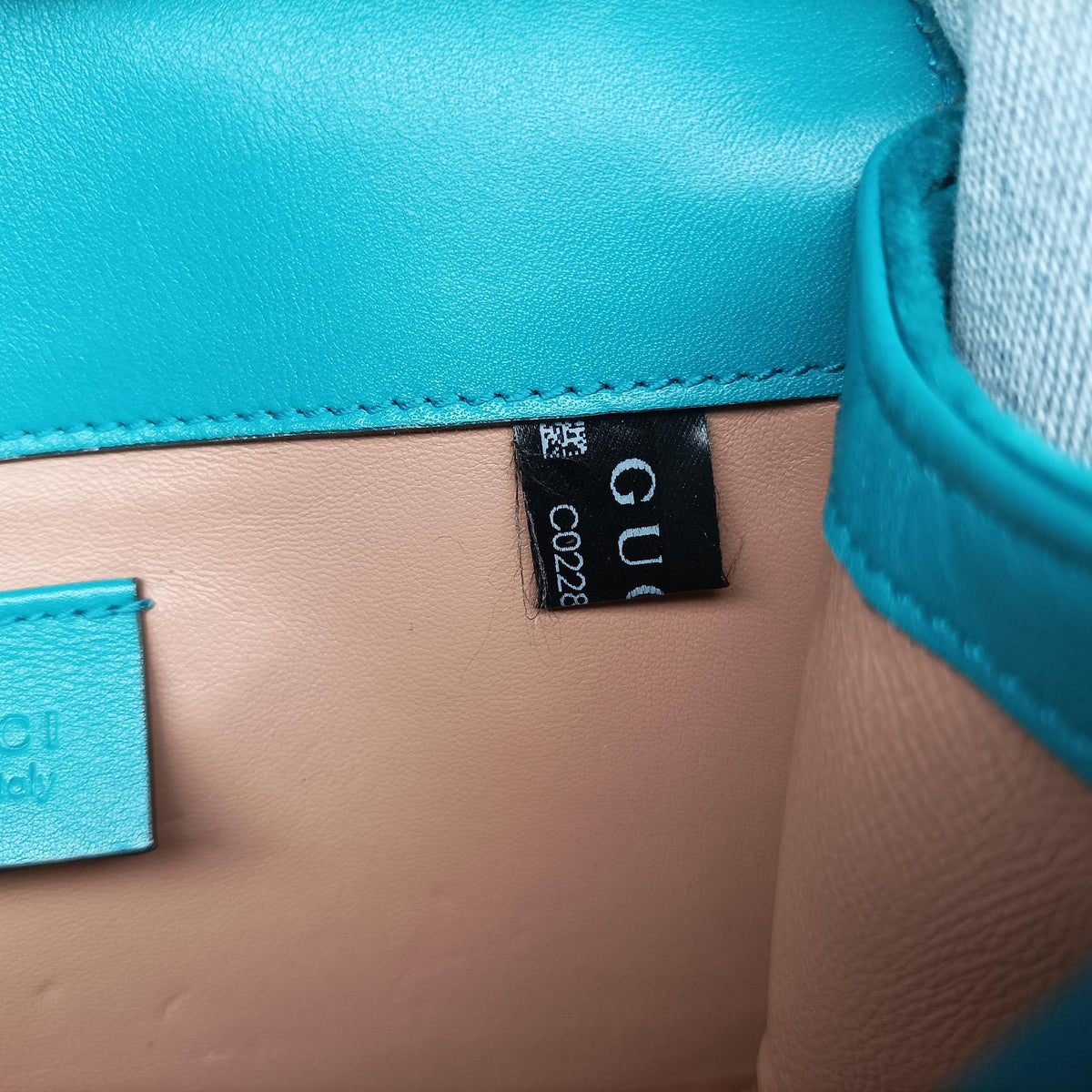 Pre-owned Gucci Broadway Blue velour 489218 shoulderbag | stylenewstar