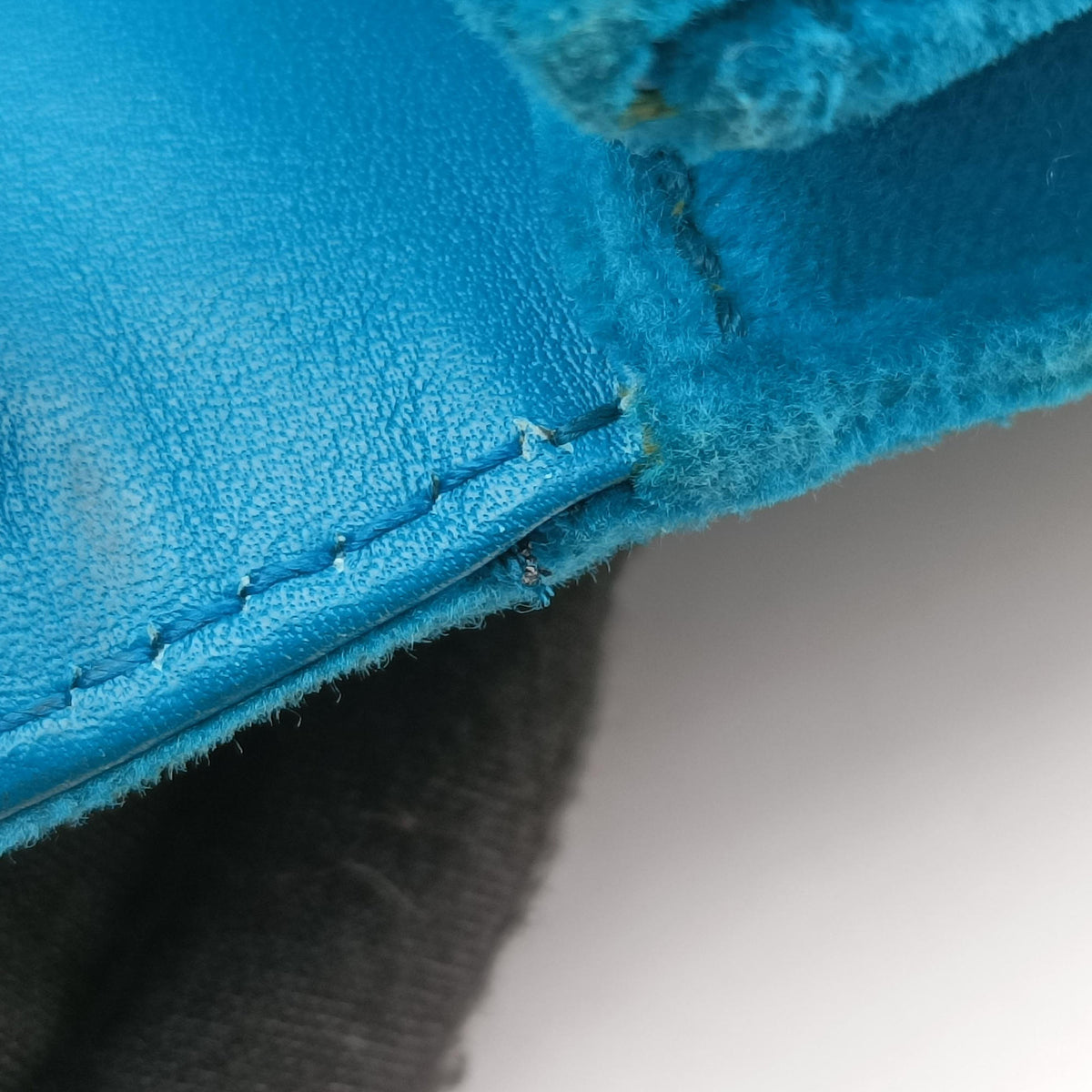 Pre-owned Gucci Broadway Blue velour 489218 shoulderbag | stylenewstar